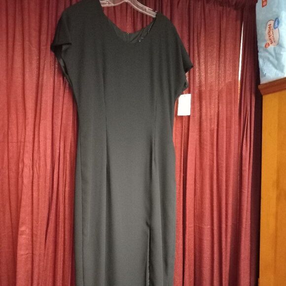 NWT ON Fashions Long Dress - Picture 1 of 6